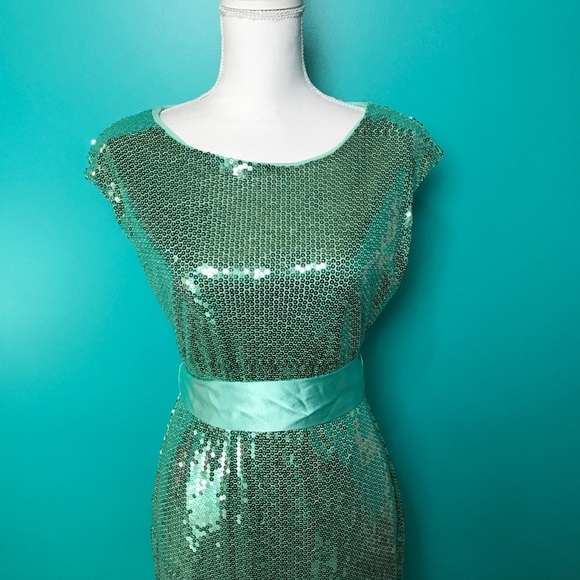 Green sequin dress with sash - Picture 2 of 4